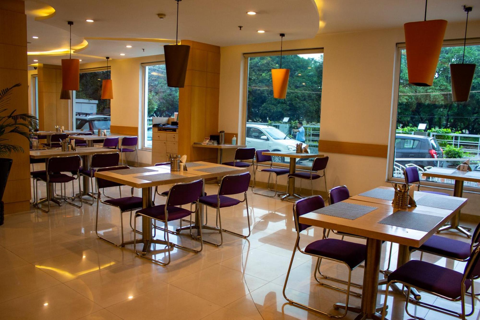 Hotel Mango Grove Chandigarh
